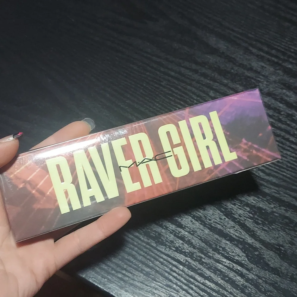 💋🍭Host Pick! Mac Cosmetics Raver Girl Palette